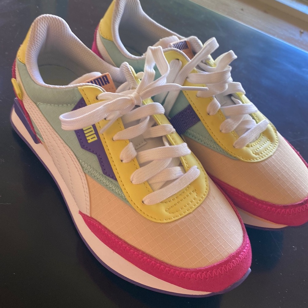 WOMEN PUMA FUTURE RIDER
PLAY ON (PEACH PARFAIT)